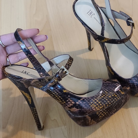 INC - International Concepts Heels - Picture 3 of 9